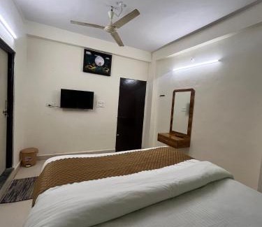 Cidco Hotel | Hotel Shree om Sai lodging