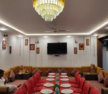 Maheshwar Hotel | Hotel Shree Satyam Palace