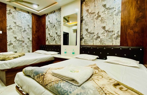 Omkareshwar Hotel | Hotel Shree Shyam Sharnam