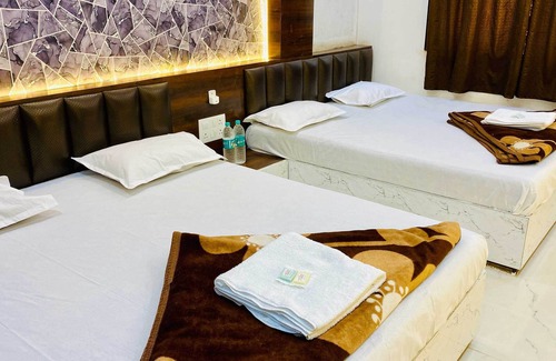 Omkareshwar Hotel | Hotel Shree Shyam Sharnam