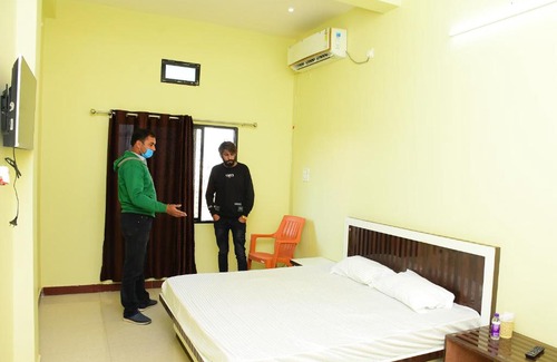 Susner Bed & Breakfast | Family-Friendly Hotel Shri Ganga: Comfort at a Great Value