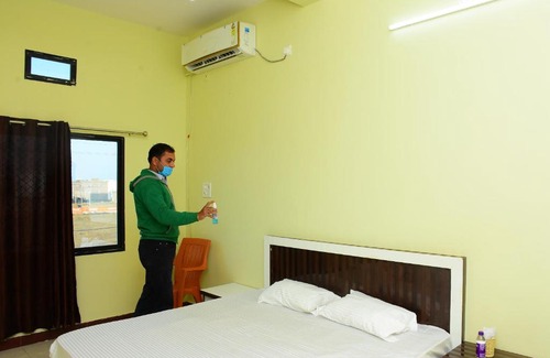 Susner Bed & Breakfast | Family-Friendly Hotel Shri Ganga: Comfort at a Great Value