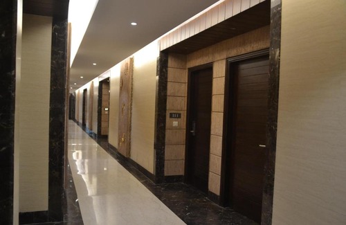 Jhansi Hotel | Hotel Shrinath Palace