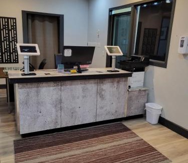 Val-d'Or Hotel | Budget-Friendly Hotel Sigma with Family Amenities & Breakfast