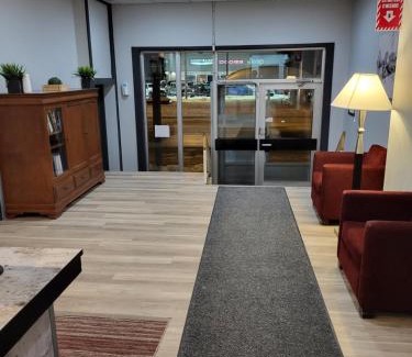 Val-d'Or Hotel | Budget-Friendly Hotel Sigma with Family Amenities & Breakfast