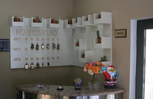 Lezhe Hotel | Top-Rated Hotel Siklad: Family and Pet Friendly Stay