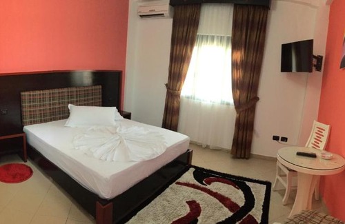 Lezhe Hotel | Top-Rated Hotel Siklad: Family and Pet Friendly Stay