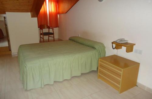 Santo Domingo de Silos Hotel | Discover Comfort at Hotel Silos 2000: Pet Friendly & Breakfast