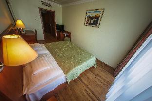 Hajduszoboszlo Hotel | Elegant Hotel Silver: 4-Star Retreat with Ocean Views