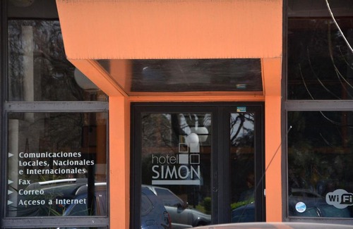 Trenque Lauquen Hotel | Budget-Friendly Stay at Hotel Simón with Restaurant & Breakfast