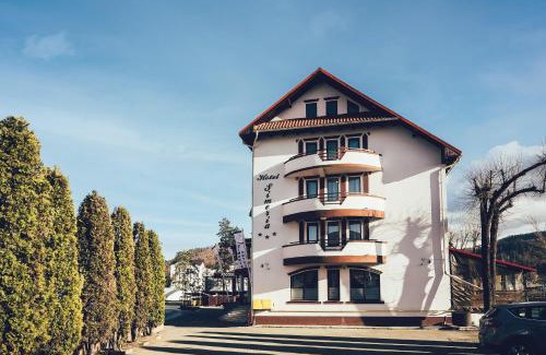 Gura Humorului Hotel | Stay at Hotel Simeria: Family-Friendly with Breakfast & Hot Tub