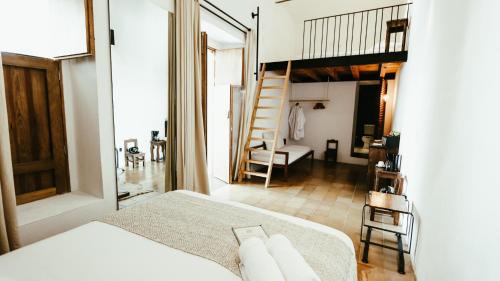 Centro Hotel | Experience Oceanfront Luxury at Hotel Sin Nombre