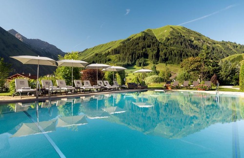Berwang Hotel | Experience Hotel Singer – A 4-Star Oceanfront Retreat