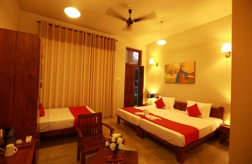 Nuwaragam Palatha Central Hotel | Discover Comfort at Hotel Sinharagama with Pool & Breakfast
