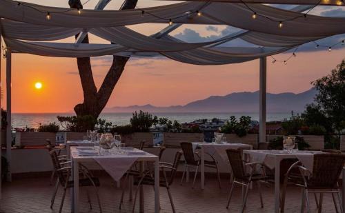 Sessa Aurunca Hotel | Relax at Hotel Sinuessa Terme with Ocean Views & Pool