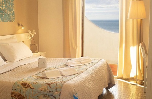 Mondragone Hotel | Relaxing Getaway at Hotel Sinuessa Terme with Pool & Dining