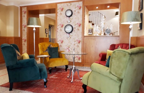Stadtmitte Hotel | Discover Hotel Sir & Lady Astor: Wheelchair Accessible Stay