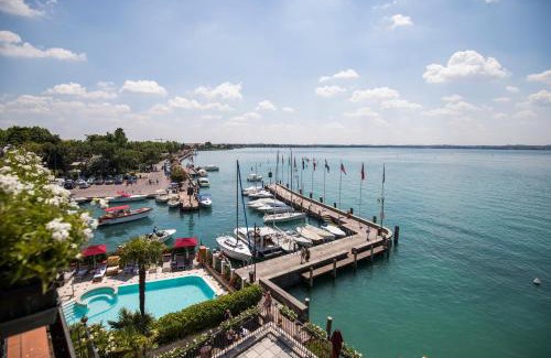 Sirmione Hotel | Relax at Hotel Sirmione: 4-Star Oceanfront Retreat