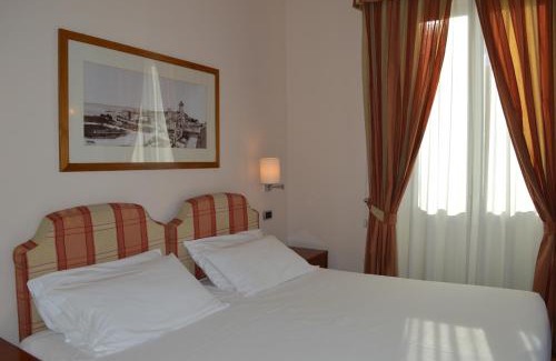 Sirmione Hotel | Relax at Hotel Sirmione: 4-Star Oceanfront Retreat