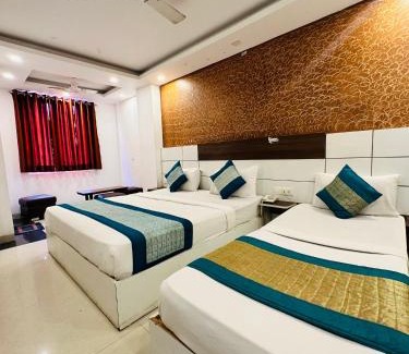 Mahipalpur Extension Bed & Breakfast | Budget-Friendly Hotel Sky View: Near Delhi Airport & Accessible