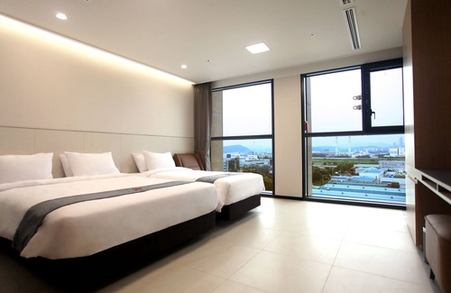 Gwanpyeong-dong Hotel | Eco-Friendly Stay at Hotel Skypark Daejeon with Breakfast