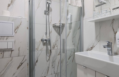 Selce Hotel | Family-Friendly Hotel Slaven with Restaurant & Breakfast