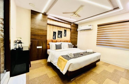 Shamshabad Hotel | Family-Friendly Hotel SM Rainbow International with Pool & Spa