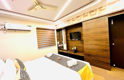 Shamshabad Hotel | Family-Friendly Hotel SM Rainbow International with Pool & Spa
