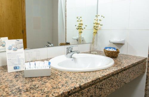 Rialp Hotel | Pet-Friendly RVHotels Condes del Pallars with Pool & Spa