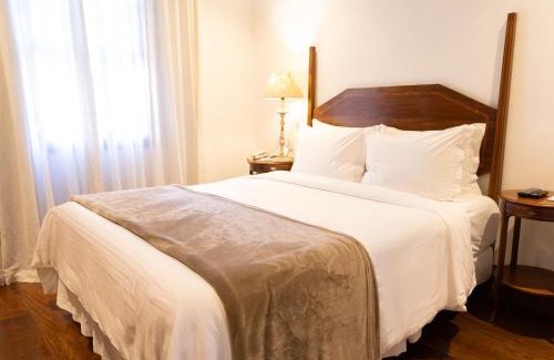 Ouro Preto Hotel | Relax at Hotel Solar do Rosário: 5-Star Oceanfront Bliss
