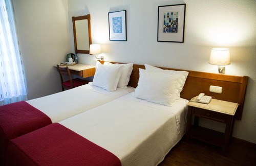 Setubal Hotel | Oceanfront Escape at Hotel Solaris with Amazing Amenities