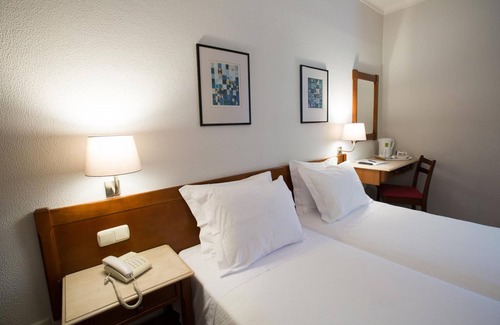 Setubal Hotel | Experience Comfort at Hotel Solaris with Spa & Breakfast
