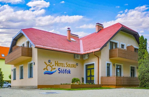 Siofok Aranypart Hotel | Discover Hotel Solero: Family-Friendly with Breakfast Included