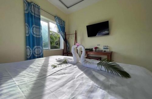 East Ham Tien Beach Hotel | Hotel Song Hương