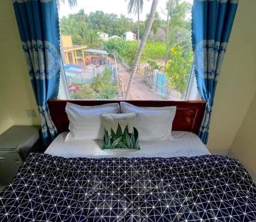 East Ham Tien Beach Hotel | Hotel Song Hương
