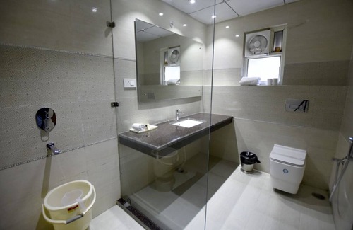 Rudrapur Hotel | Budget-Friendly Stay at Hotel Sonia with Breakfast Included