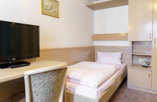 Gottmadingen Hotel | Cozy Hotel Sonne: Pet-Friendly Stay with Breakfast Included