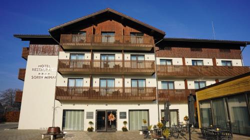 Vladeni Hotel | Discover Hotel Sorin MIHAI: 4-Star Family-Friendly Retreat