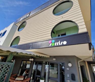 Fogliano Marina Hotel | Hotel Sorriso: Oceanfront Escape with Perfect Guest Rating