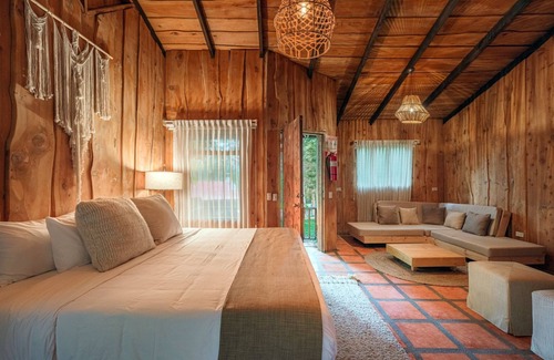Sabana Redonda House | Tranquil Hotel & Spa El Escondite de la Montaña Retreat