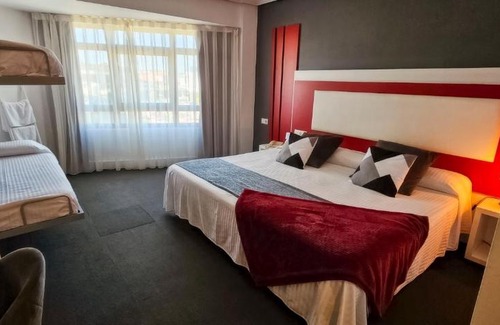 Suances Hotel | Relaxing Hotel Spa El Muelle de Suances with Ocean Views