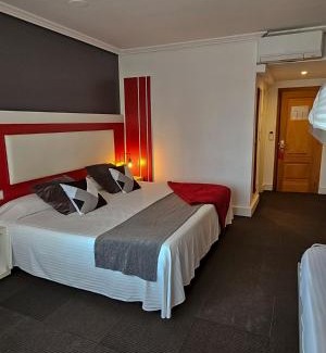 Suances Hotel | Relaxing Hotel Spa El Muelle de Suances with Ocean Views