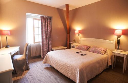 Montreuil-Bellay Hotel | Relax at Hotel Spa Le Relais Du Bellay with Ocean Views