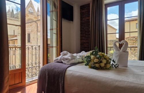 Old Town Hotel | Relax at Hotel Spa QH Centro León with Pool & Hot Tub