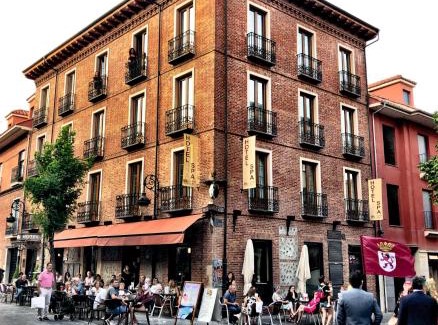 Old Town Hotel | Relax at Hotel Spa QH Centro León with Pool & Hot Tub