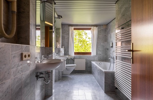 Kurpark Hotel | Discover Hotel Spahr: Guest Rated 8.6 & Family-Friendly Amenities