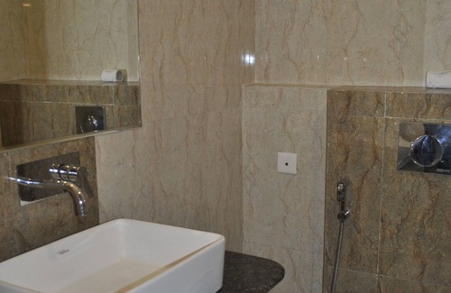 Satna Hotel | Budget-Friendly Hotel Spark Inn with Family Dining & More