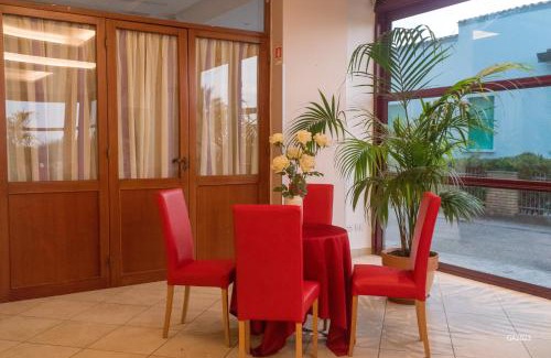 Igea Marina Hotel | Beachfront Retreat at Hotel Spiaggia Villa Paola