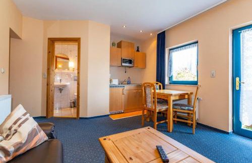 Wolgast House | Top-Rated Hotel Spitzenhoernbucht: Pet-Friendly Retreat
