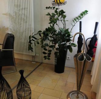 Cadolzburg Hotel | Pet-Friendly Retreat at Hotel Sporcher Nest with Breakfast